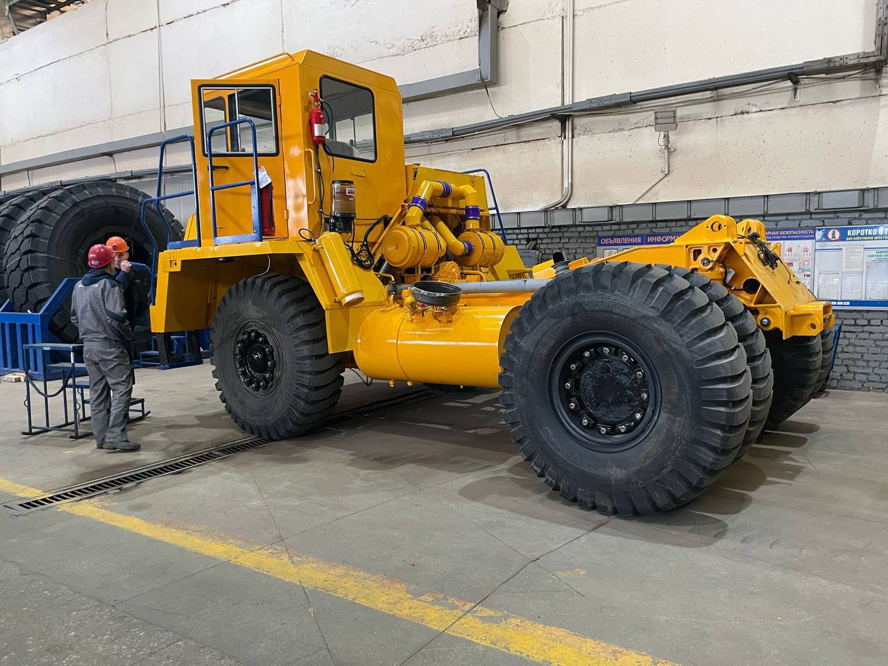 Готовая машина на заводе